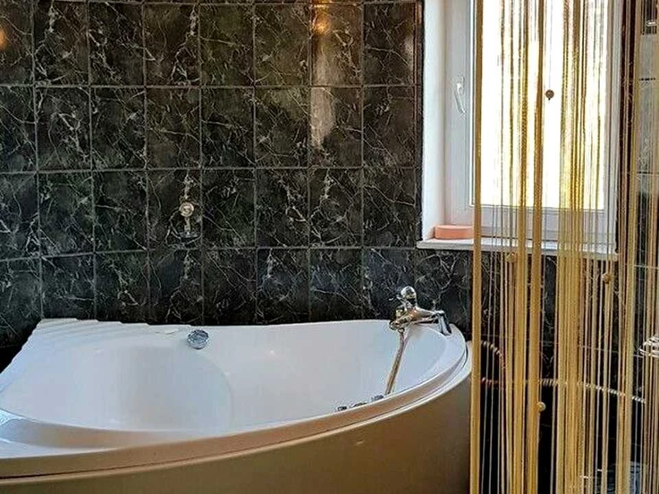 Будинок. Київ, Русанівські сади вул.