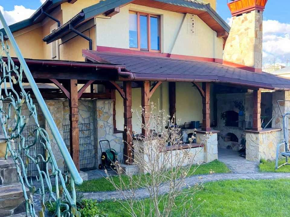 Будинок. Львів, Академіка Рудницького вул.
