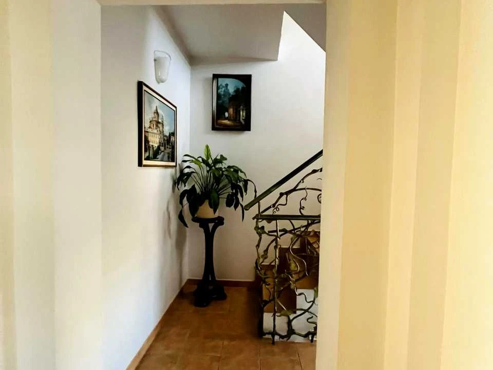 Будинок. Львів, Академіка Рудницького вул.