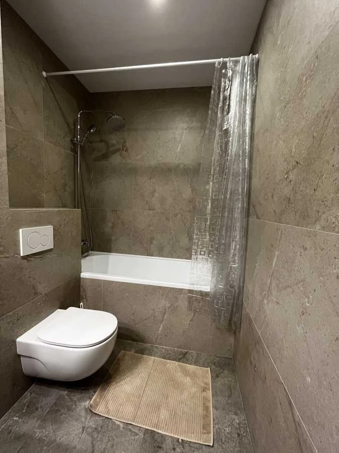 Оренда 1-кімнатної квартири 70 м², Берестейський, 66
