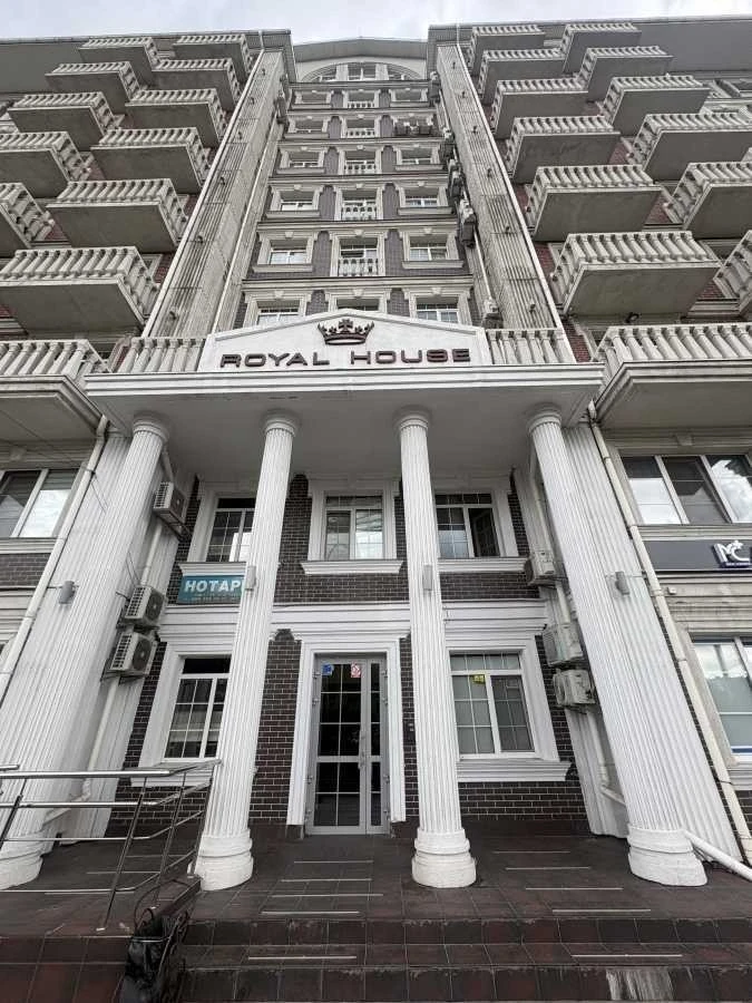 Оренда 1-кімнатної квартири 66 м², Дмитра Луценко вул., 6