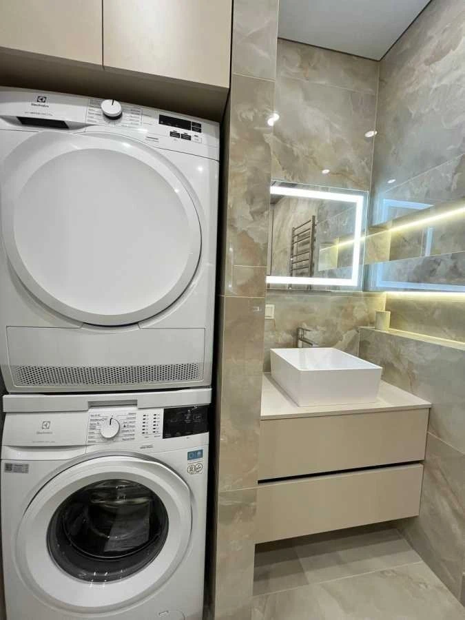 Оренда 2-кімнатної квартири 60 м², Михайла Максимовича вул.,