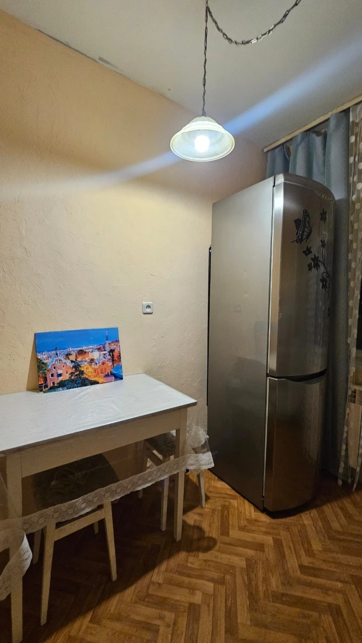 Оренда 1-кімнатної квартири 40 м², Прирічна вул., 17Г