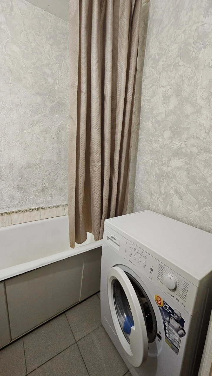 Оренда 1-кімнатної квартири 40 м², Прирічна вул., 17Г