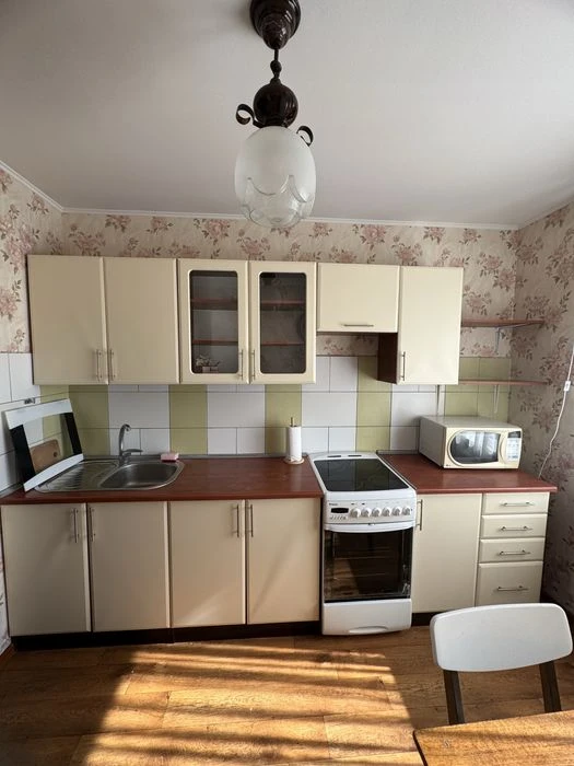 Продам 2х ком квартиру пр-ктНебесной сотни