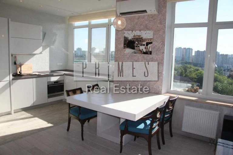 I will sell 2 rooms 80 m2 Novopecherskie Lypky Dragomirova Verhoglyada P