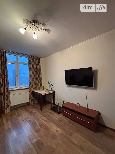Довготривала оренда 1к квартири на вул. Саперно-Слобідська 2
