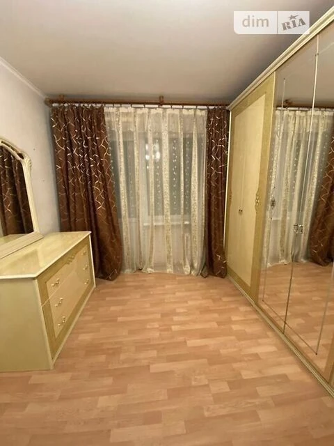 Довготривала оренда 3к квартири на вул. Ахматової Анни 43 •