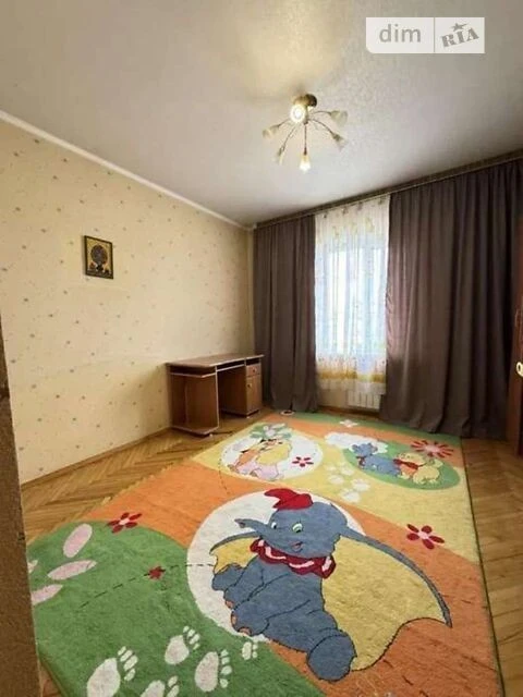 Довготривала оренда 3к квартири на вул. Олександри Екстер 12