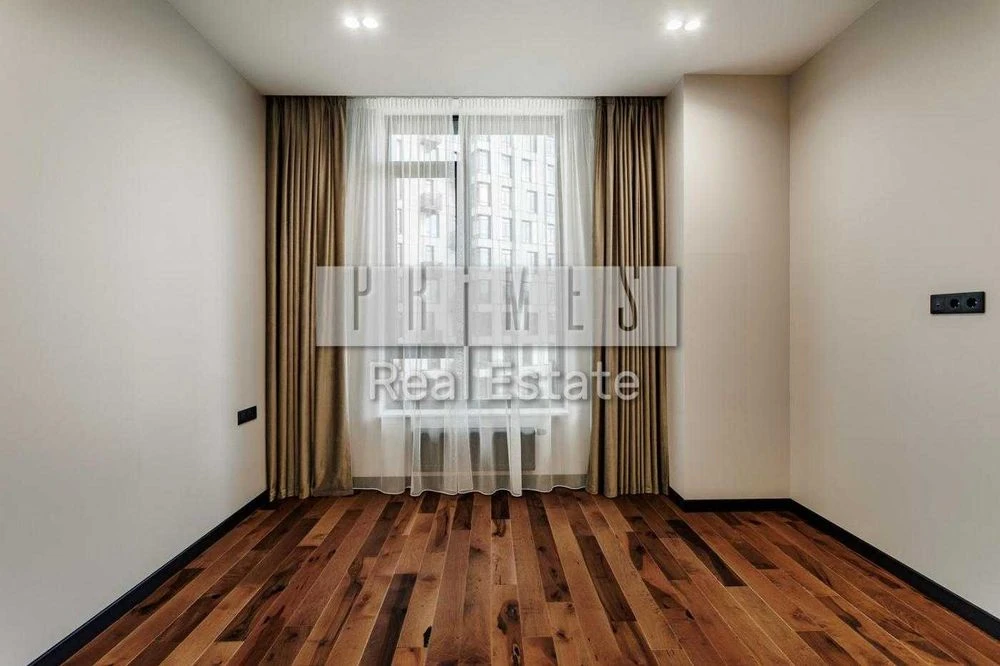 Продаж 4к квартири 125м3 ремонт TRIIINITY Василя Тютюнника 3