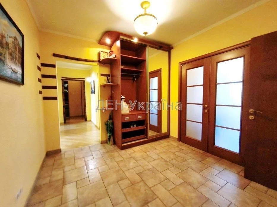 Spacious 3-room apartment near Lake Sonyachnoe. State programs "ok