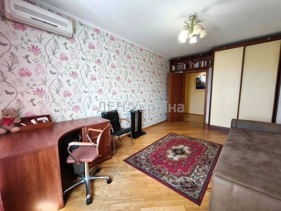 Spacious 3-room apartment near Lake Sonyachnoe. State programs "ok