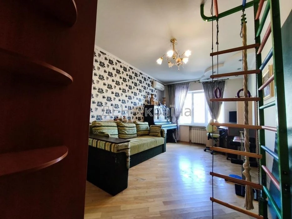 Spacious 3-room apartment near Lake Sonyachnoe. State programs "ok