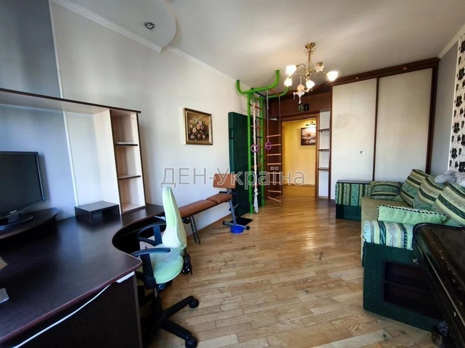 Spacious 3-room apartment near Lake Sonyachnoe. State programs "ok