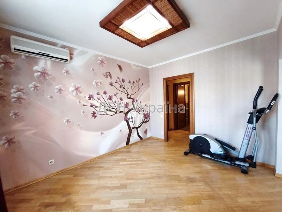 Spacious 3-room apartment near Lake Sonyachnoe. State programs "ok