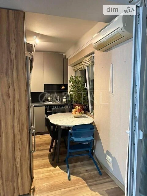 Продаж 2к квартири 43 кв. м на вул. Мілютенка 28А • ID 34666