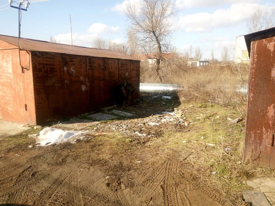 Продаю АГК "Нива" місце (41 кв.м.) під розміщення металевого