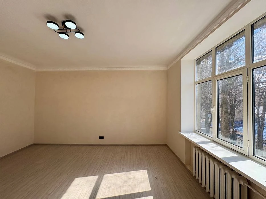 Продаж 4-х кімнатної квартири | вул. Петропавлівська р-н Сам