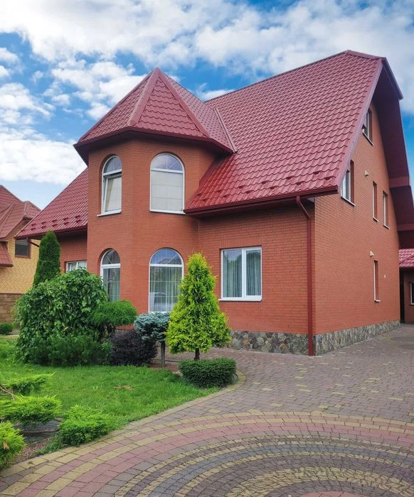 Ціну знижено! Продаж доброго будинку в Луцьку!