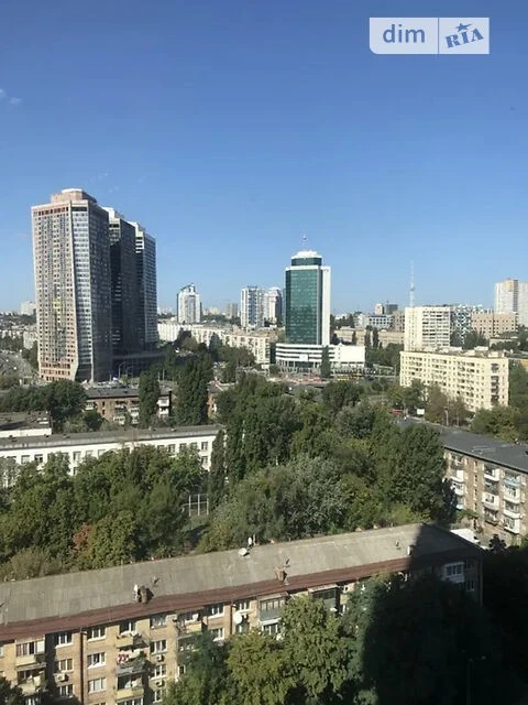 Довготривала оренда 2к квартири на просп. Берестейський 5В •