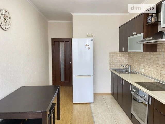 Довготривала оренда 1к квартири на вул. Ахматової Анни 22 •