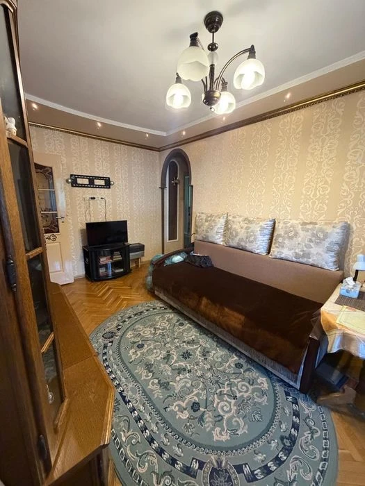 Продаж трьохкімнатної квартири на вул.Білоцерківська
