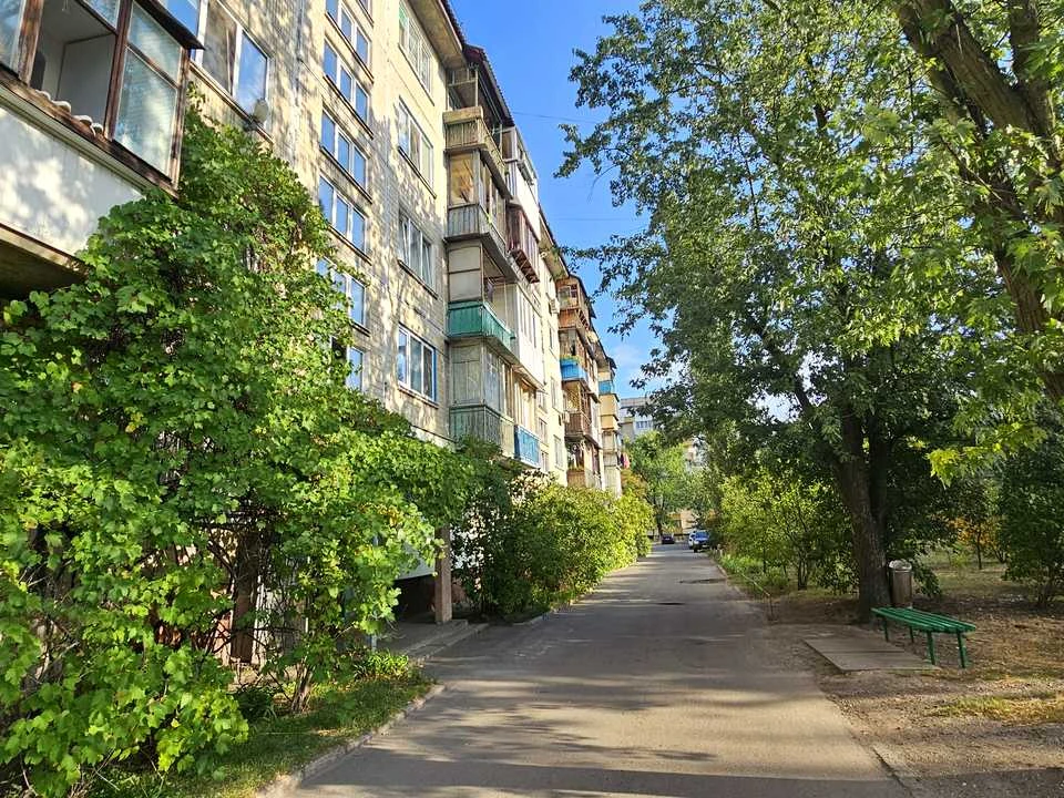 Квартира. Київ, Воскресенський просп. (Перова)