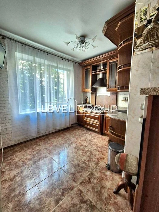 Продаж 3 кімнатної квартири з ремонтом, Подільський, Виногра