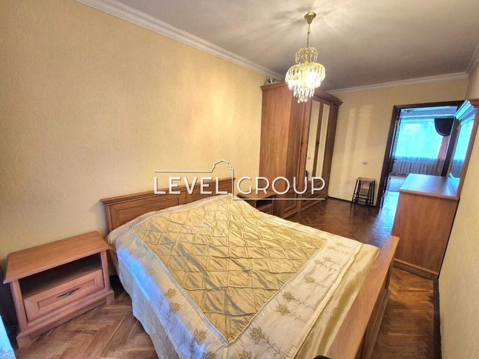 Продаж 3 кімнатної квартири з ремонтом, Подільський, Виногра