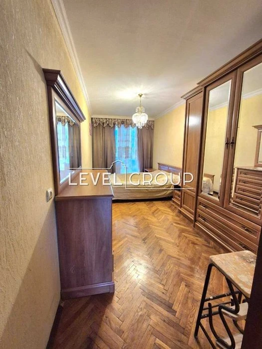 Продаж 3 кімнатної квартири з ремонтом, Подільський, Виногра