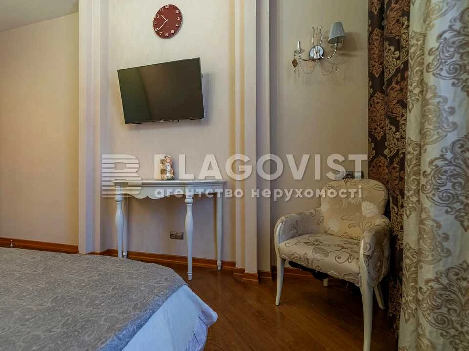 Квартира. Київ, Дмитрівська вул.