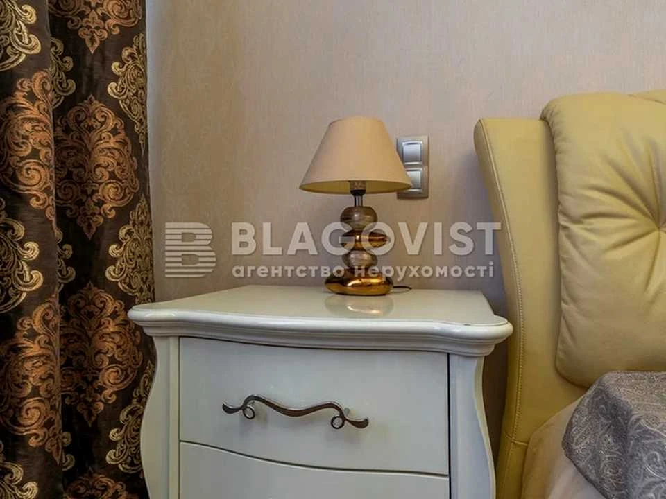 Квартира. Київ, Дмитрівська вул.