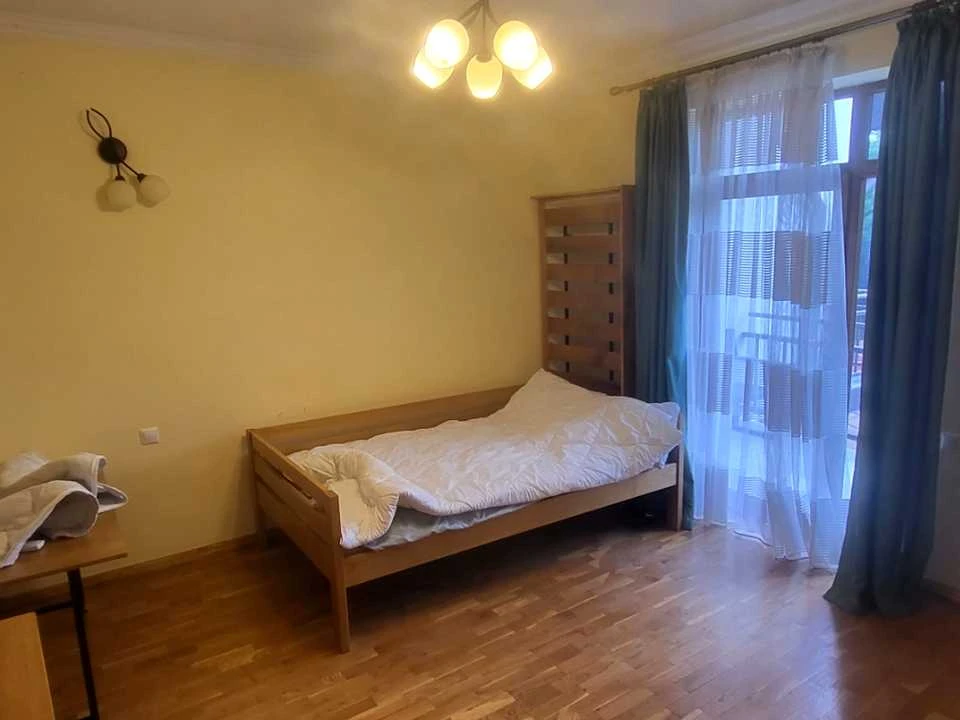 Будинок. Львів, Поперечна вул.