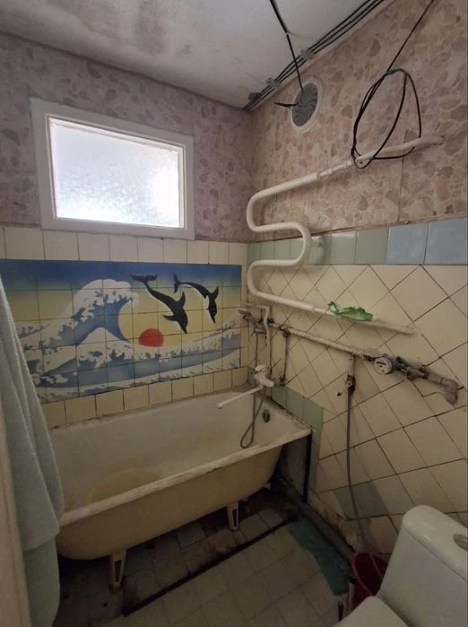 Продаж 2- х кімнатна квартира вул. Перемоги