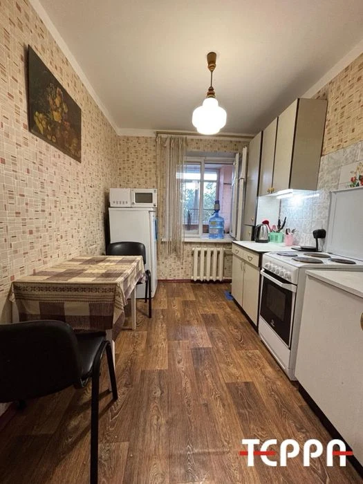 Продаж 1-кімнатної квартири, просп. Моторобудівників