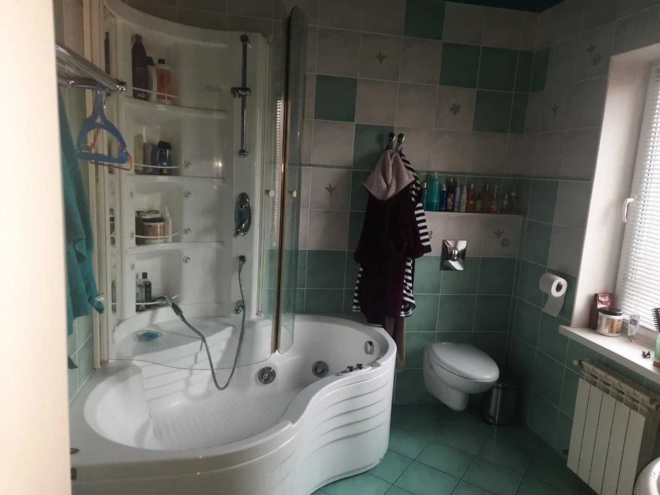 Будинок 256м² з критим басейном, сауною та зимовим садом