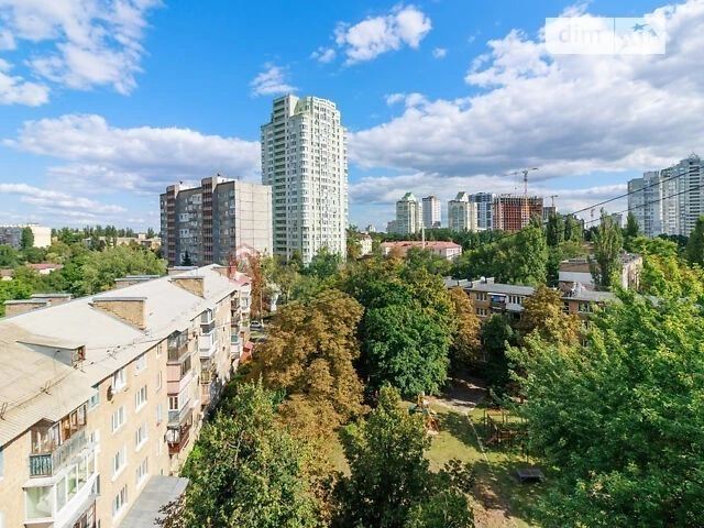 Sale of 3-room apartment 78 sq. m on Hetmana Kyryla Rozumovs street