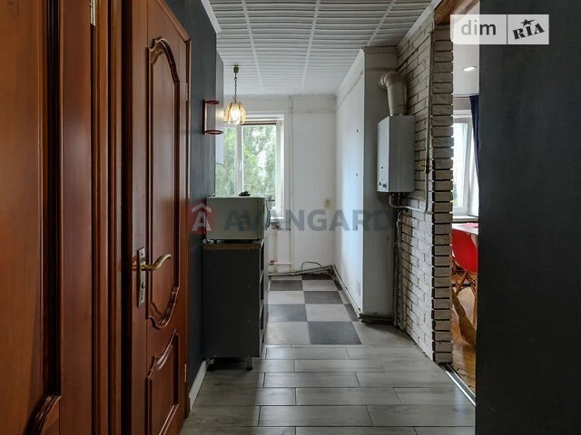Sale of 3-room apartment 78 sq. m on Hetmana Kyryla Rozumovs street