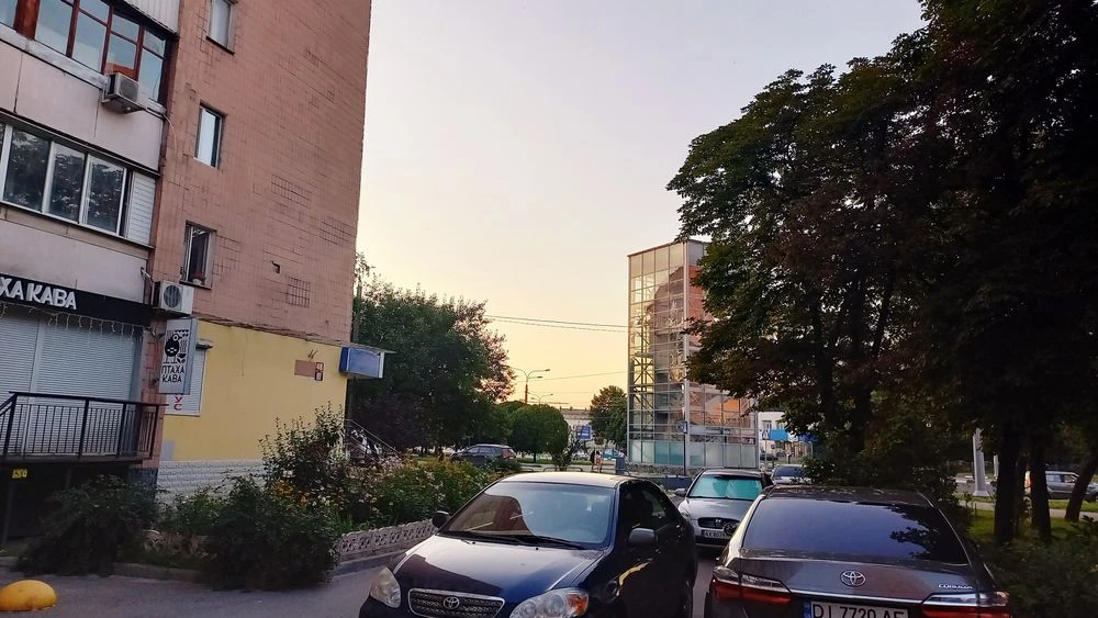 Продам 1-кімнатну квартиру, метро Левада,3поверх 14-ти повер