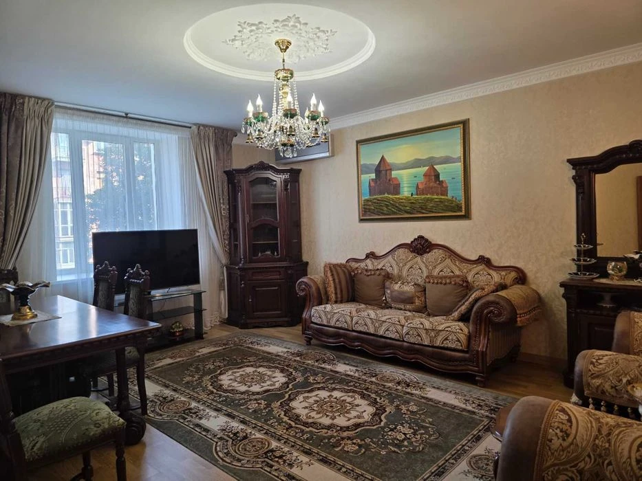 Продаж 3к квартири 85.5 кв. м на вул. Захисників Миколаєва!