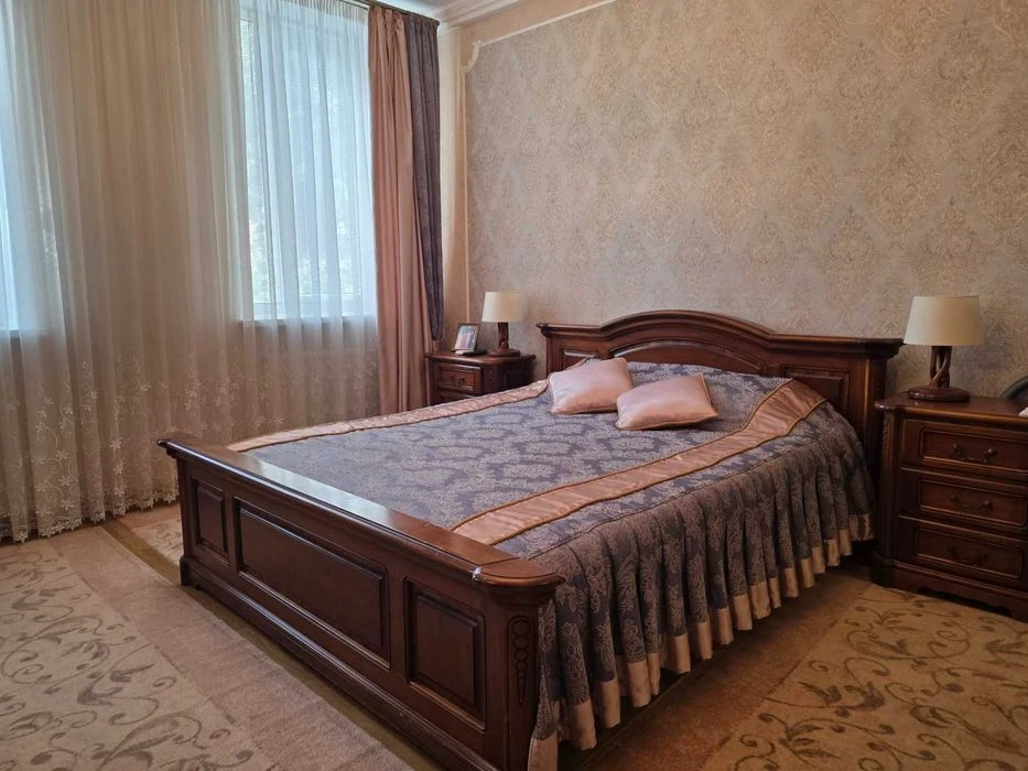 Продаж 3к квартири 85.5 кв. м на вул. Захисників Миколаєва!
