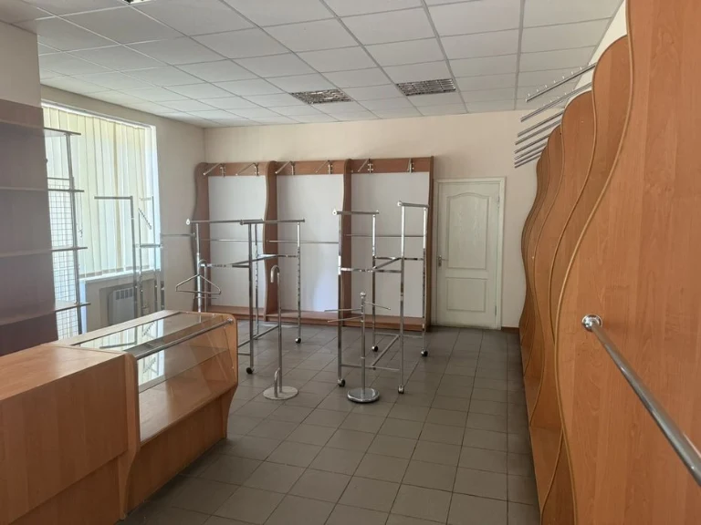 4 кімнатна квартира на Комарова. Окремий вхід.