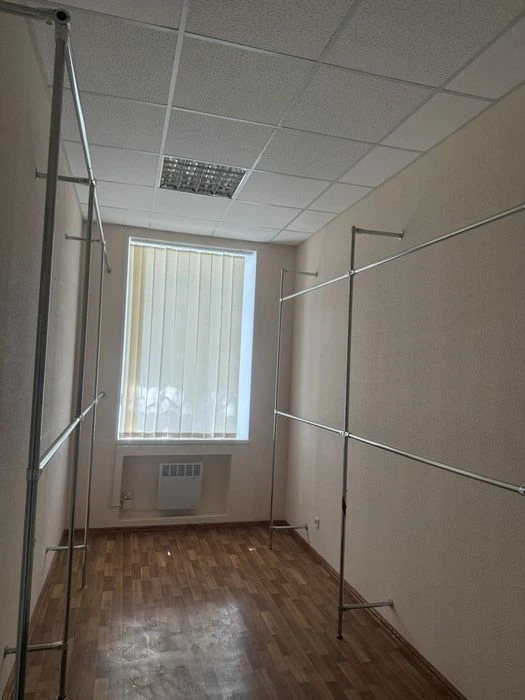 4 кімнатна квартира на Комарова. Окремий вхід.
