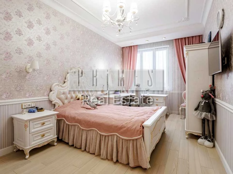 Apartment. Kyiv, Dniprovska Naberezhna St.