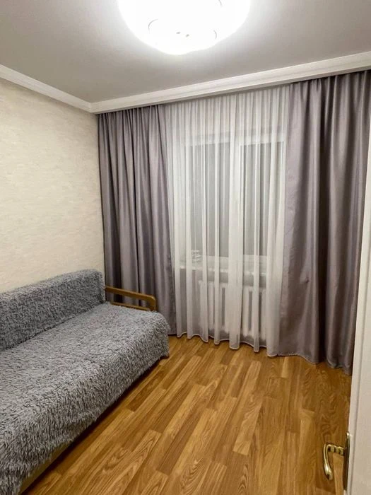 Продам 3-кімнатну квартиру, вул. Глушка, район «Панорами». В