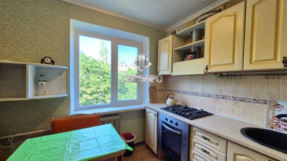 *SALE of a 3-room apartment, Kosmichny district, on Europe Street
