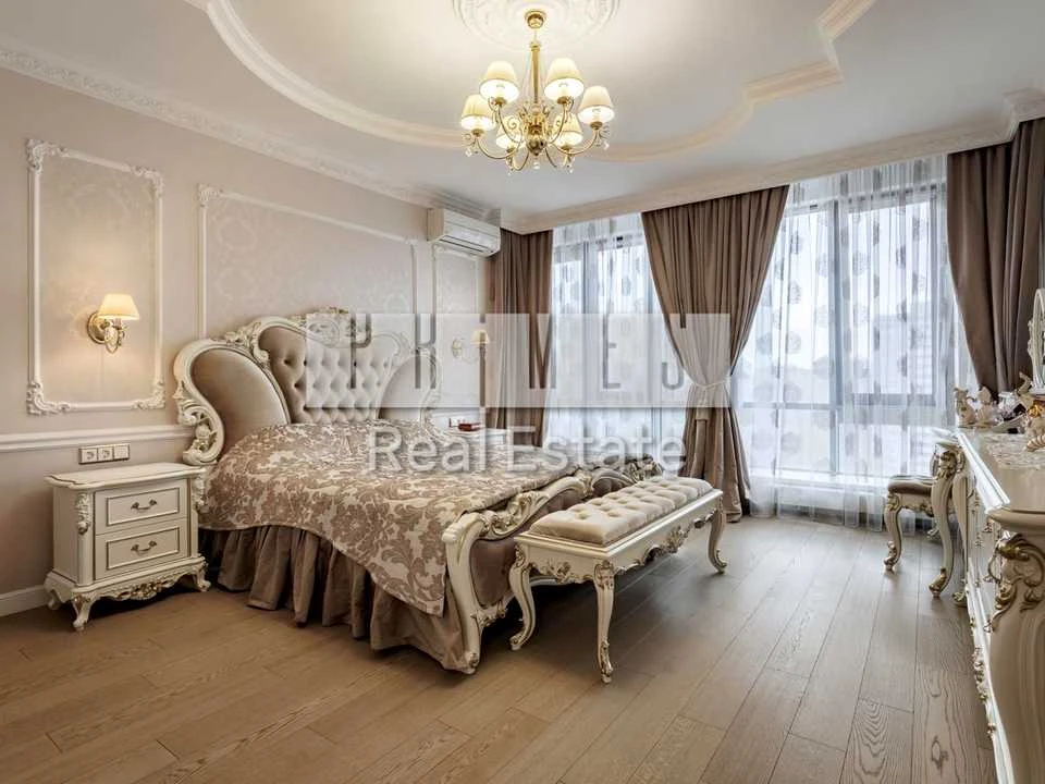 Apartment. Kyiv, Dniprovska Naberezhna St.
