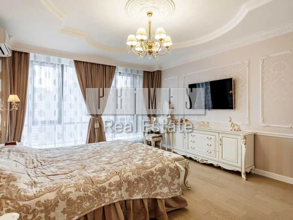 Apartment. Kyiv, Dniprovska Naberezhna St.