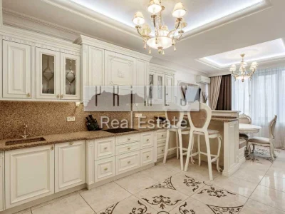 Apartment. Kyiv, Dniprovska Naberezhna St.