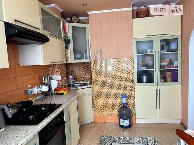 Продаж 3к квартири 65 кв. м на вул. Чорних Запорожців 26 • I